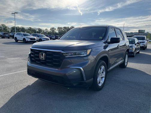 2023 Honda Pilot 2WD LX