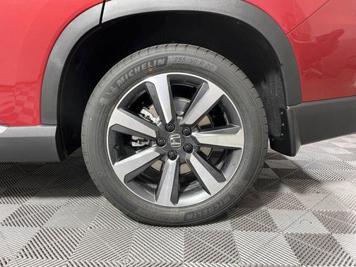 2025 Honda Pilot Touring 8-Passenger