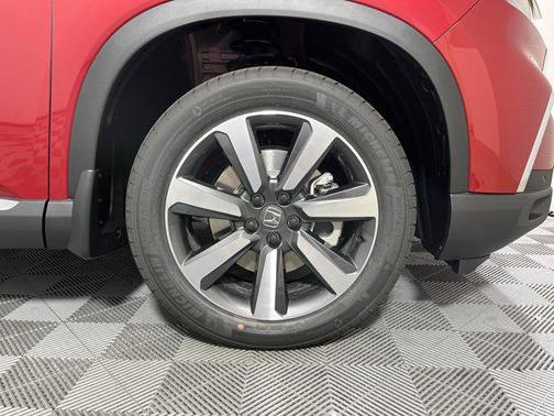 2025 Honda Pilot Touring 8-Passenger