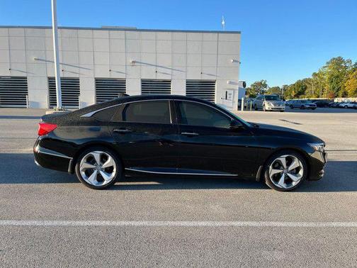2019 Honda Accord Touring 2.0T