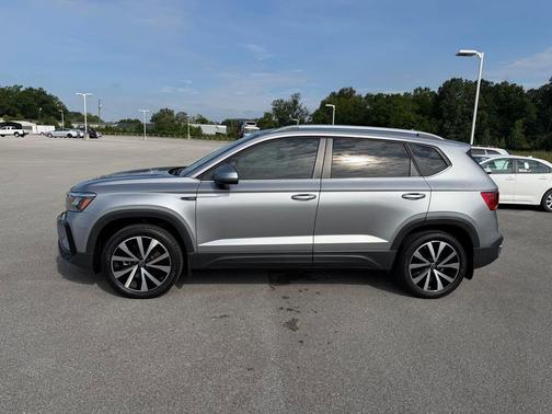 Silver 2023 Volkswagen Taos 1.5T SE