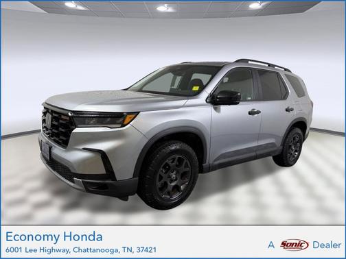 Lunar Silver Metallic 2023 Honda Pilot AWD TrailSport