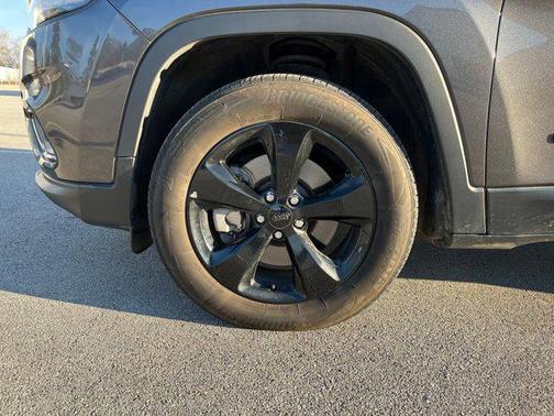 2019 Jeep Cherokee Altitude