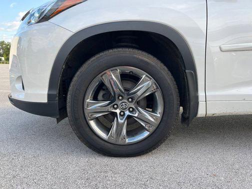 2017 Toyota Highlander Limited