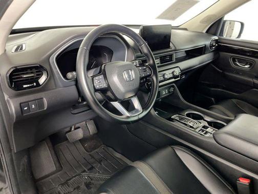 2023 Honda Pilot Touring 8-Passenger