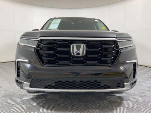 2023 Honda Pilot Touring 8-Passenger
