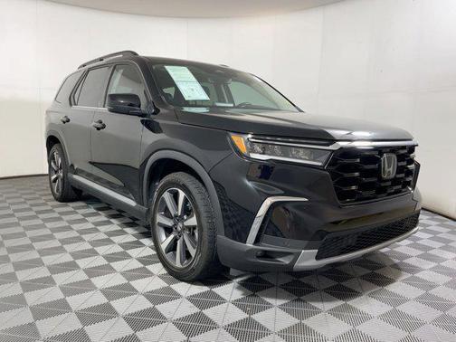 2023 Honda Pilot Touring 8-Passenger