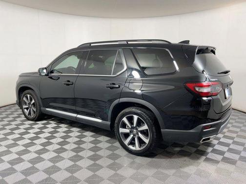 2023 Honda Pilot Touring 8-Passenger