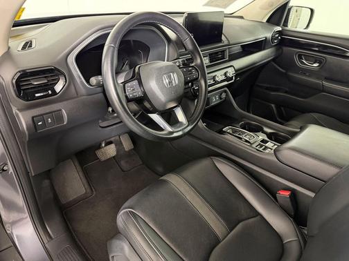 Modern Steel Metallic 2023 Honda Pilot 2WD EX-L 7 Passenger