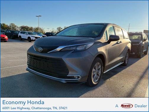 2024 Toyota Sienna XLE