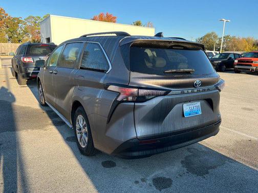 2024 Toyota Sienna XLE