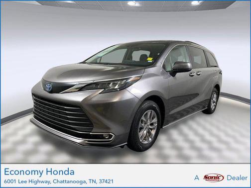 2024 Toyota Sienna XLE