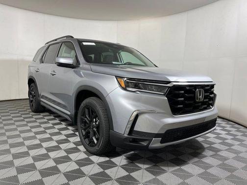 2025 Honda Pilot Touring 8-Passenger