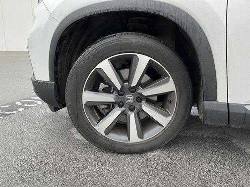 2023 Honda Pilot Touring 8-Passenger