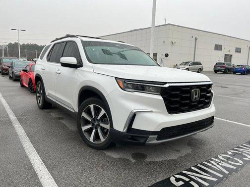 2023 Honda Pilot Touring 8-Passenger