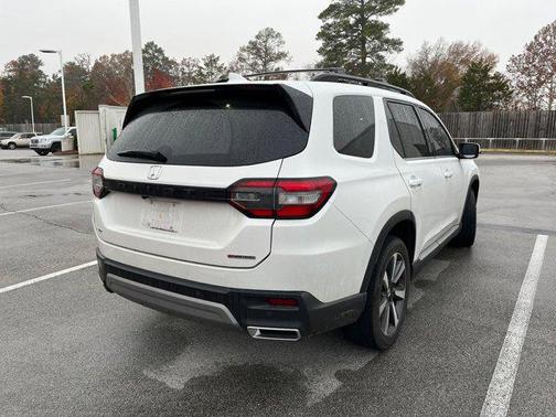 2023 Honda Pilot Touring 8-Passenger
