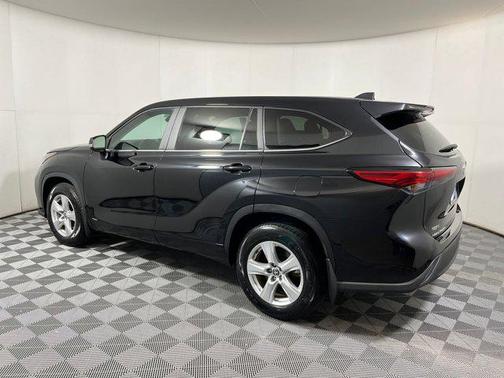 2023 Toyota Highlander Hybrid LE