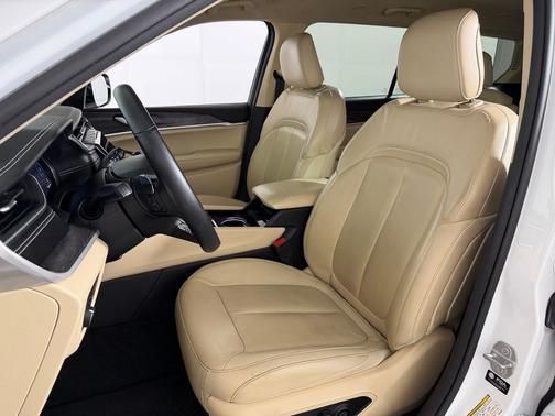 Bright White Clearcoat 2022 Jeep Grand Cherokee L Limited