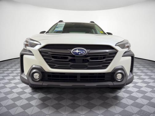 Crystal White Pearl 2025 Subaru Outback Onyx Edition