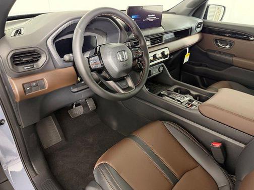 Sonic Gray Pearl 2026 Honda Pilot TrailSport