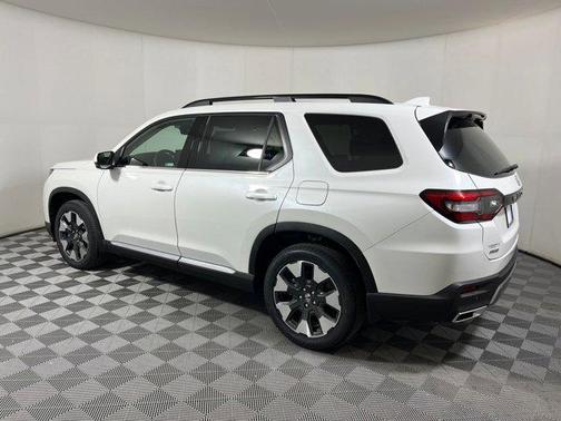 2026 Honda Pilot Touring 8-Passenger