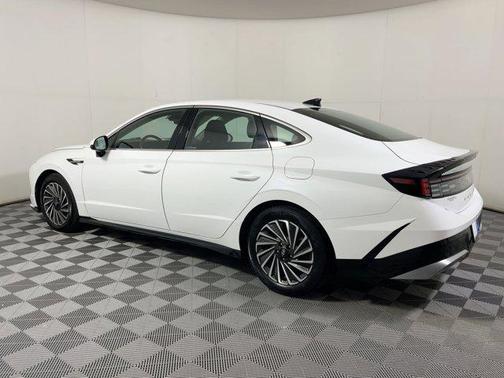 2024 Hyundai SONATA Hybrid SE
