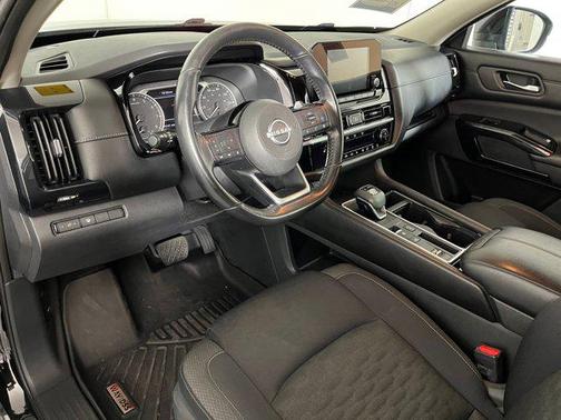 2022 Nissan Pathfinder SV 2WD