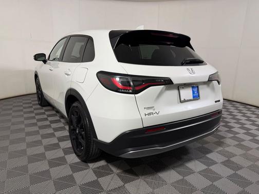 Platinum White Pearl 2024 Honda HR-V 2WD Sport