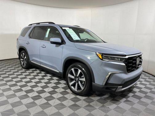 2023 Honda Pilot Touring 8-Passenger