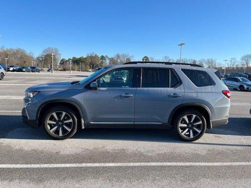 2023 Honda Pilot Touring 8-Passenger