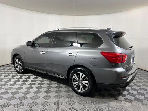 2019 Nissan Pathfinder SV