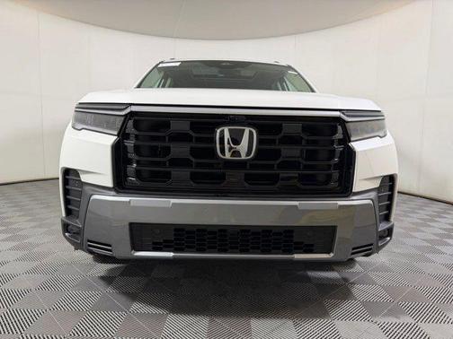 Platinum White Pearl 2026 Honda Pilot Touring 8-Passenger