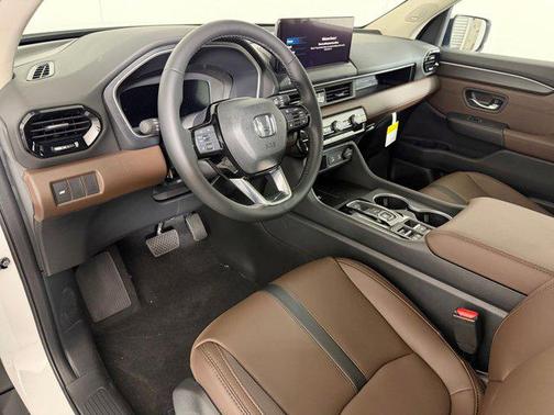 Platinum White Pearl 2026 Honda Pilot Touring 8-Passenger