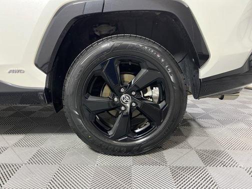 2021 Toyota RAV4 Hybrid SE