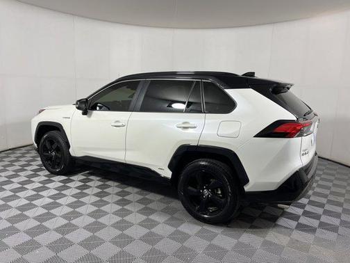 2021 Toyota RAV4 Hybrid SE