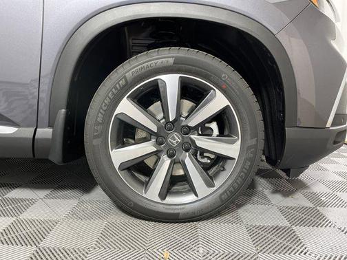 2025 Honda Pilot Touring 8-Passenger