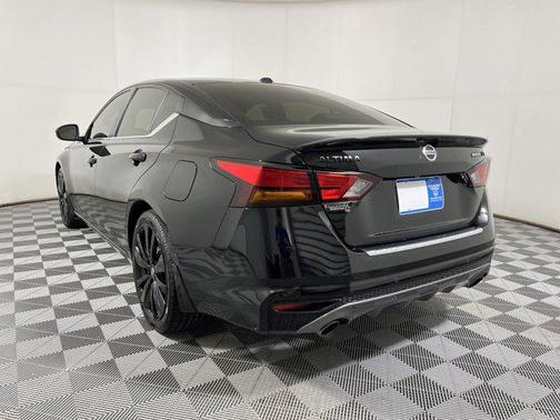 2022 Nissan Altima SR FWD