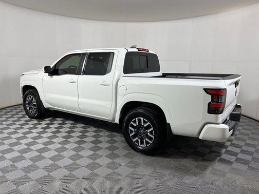 2024 Nissan Frontier SL