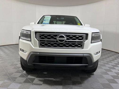 2024 Nissan Frontier SL