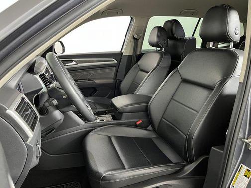 2022 Volkswagen Atlas 3.6L SE w/Technology