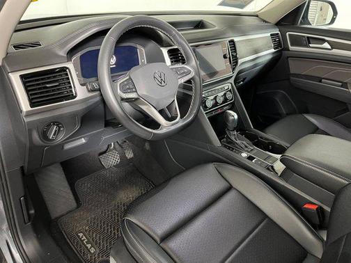 2022 Volkswagen Atlas 3.6L SE w/Technology