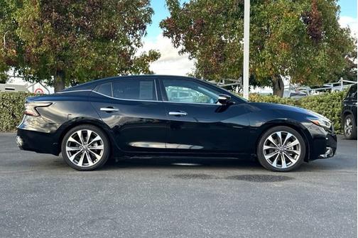 2022 Nissan Maxima Platinum