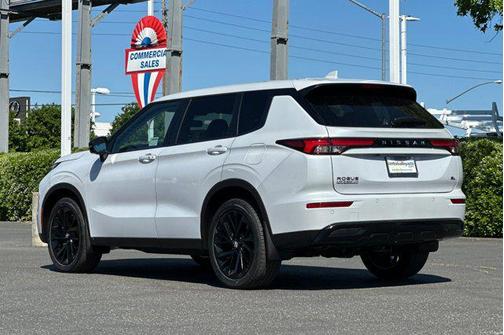 Alpine Frost 2026 Nissan Rogue SL