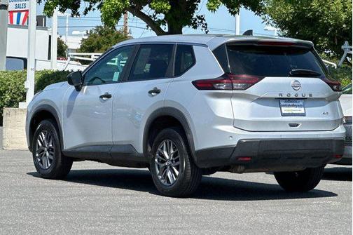 Brilliant Silver Metallic 2024 Nissan Rogue S