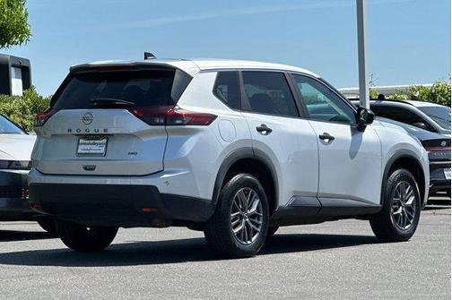 Brilliant Silver Metallic 2024 Nissan Rogue S