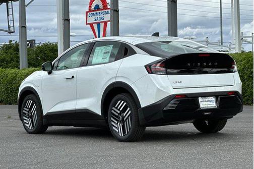 Everest White Pearl Tricoat 2026 Nissan Leaf SV+