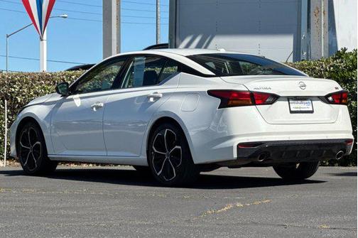 Pearl White Tricoat 2024 Nissan Altima SR FWD