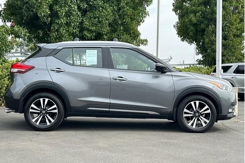 2019 Nissan Kicks SR