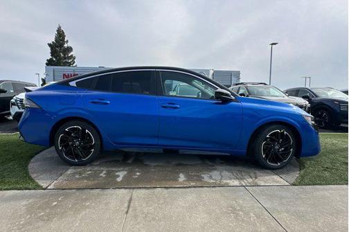 Bluestone Pearl/Super Black 2026 Nissan Sentra SR