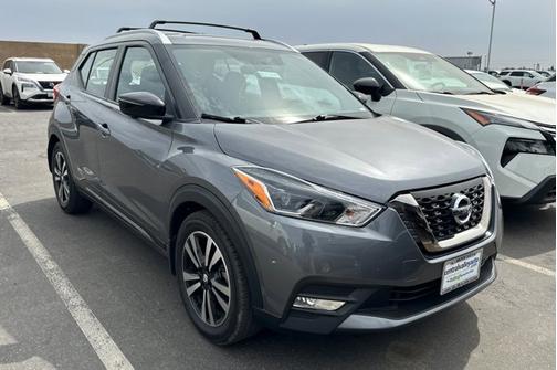 2019 Nissan Kicks SR
